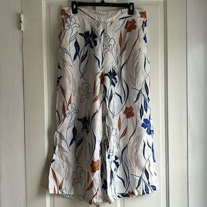 Floral linen pants